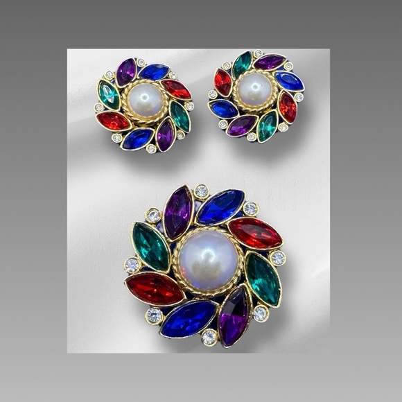 Vintage brooch and clip on earring set - Picture 1 of 1
